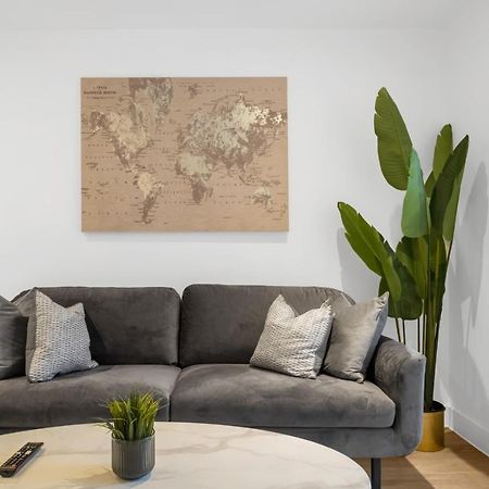 Exoticstay Apartments- 5* Elegant Luxury Centrally Located 2-Bedroom Apt Бирмингам Екстериор снимка