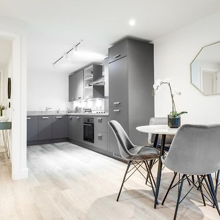Exoticstay Apartments- 5* Elegant Luxury Centrally Located 2-Bedroom Apt Бирмингам Екстериор снимка