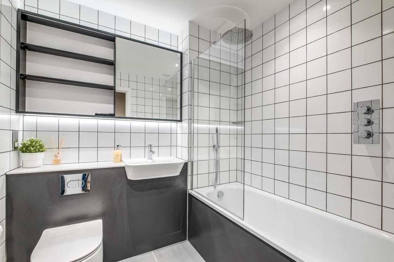 Exoticstay Apartments- 5* Elegant Luxury Centrally Located 2-Bedroom Apt Бирмингам Екстериор снимка