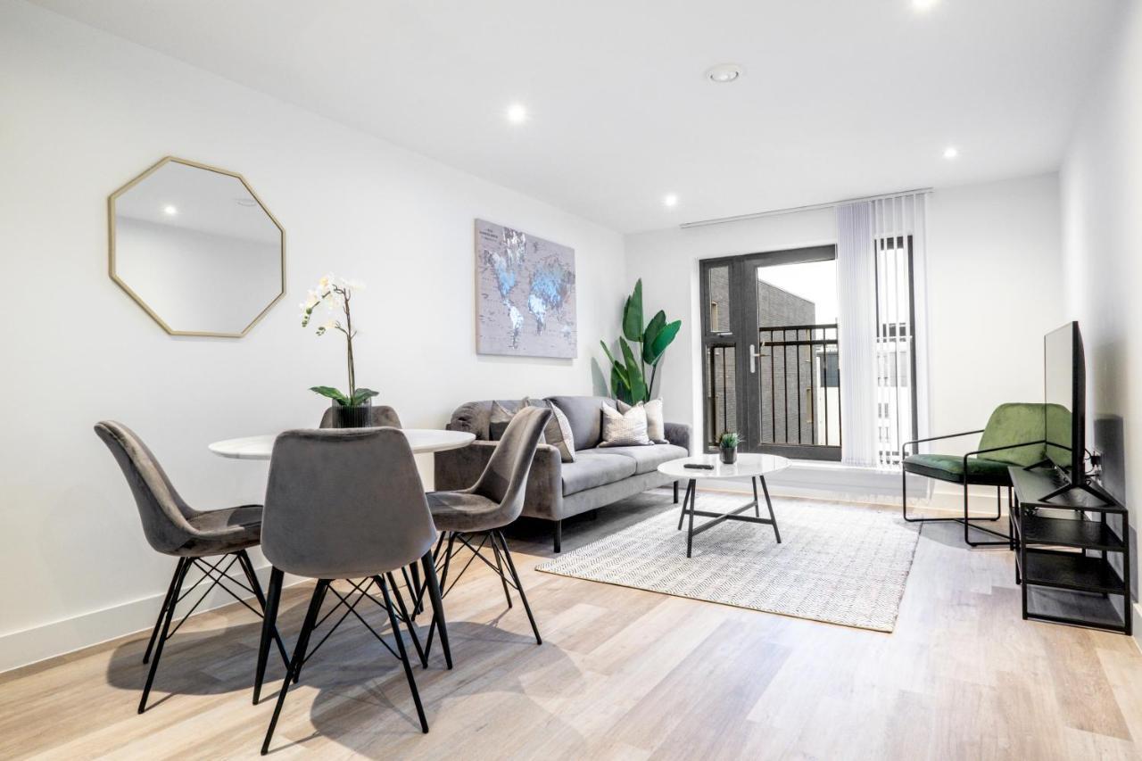 Exoticstay Apartments- 5* Elegant Luxury Centrally Located 2-Bedroom Apt Бирмингам Екстериор снимка