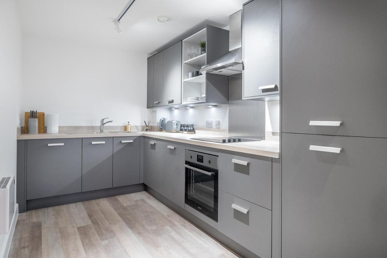 Exoticstay Apartments- 5* Elegant Luxury Centrally Located 2-Bedroom Apt Бирмингам Екстериор снимка