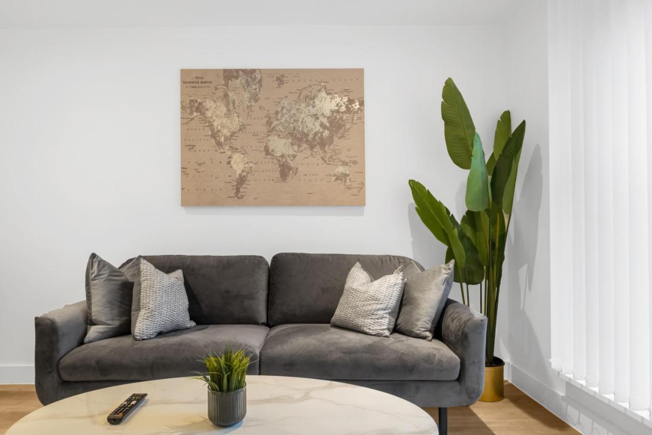Exoticstay Apartments- 5* Elegant Luxury Centrally Located 2-Bedroom Apt Бирмингам Екстериор снимка