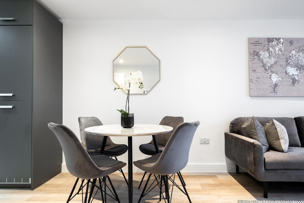 Exoticstay Apartments- 5* Elegant Luxury Centrally Located 2-Bedroom Apt Бирмингам Екстериор снимка