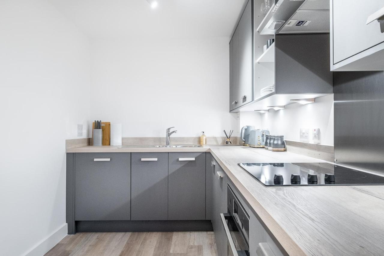 Exoticstay Apartments- 5* Elegant Luxury Centrally Located 2-Bedroom Apt Бирмингам Екстериор снимка