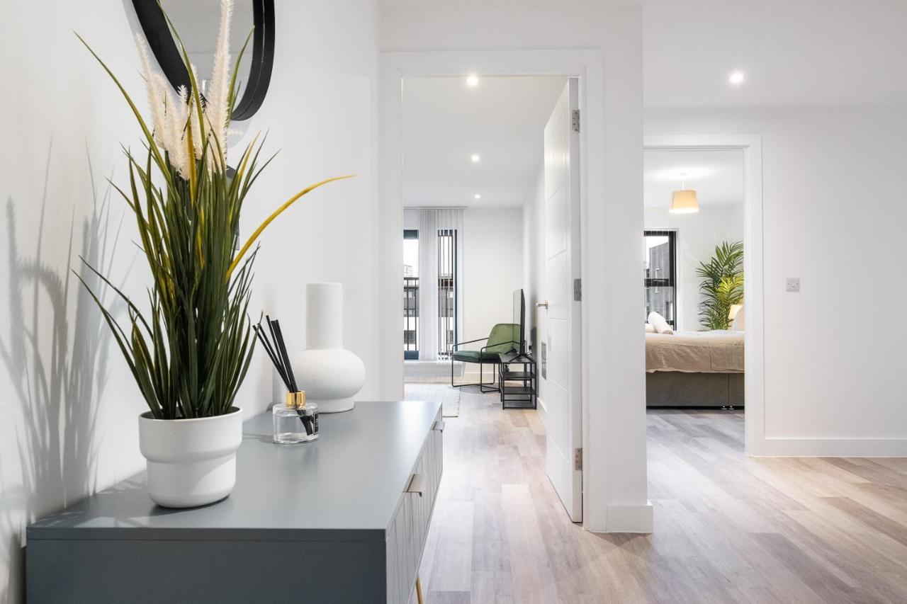 Exoticstay Apartments- 5* Elegant Luxury Centrally Located 2-Bedroom Apt Бирмингам Екстериор снимка