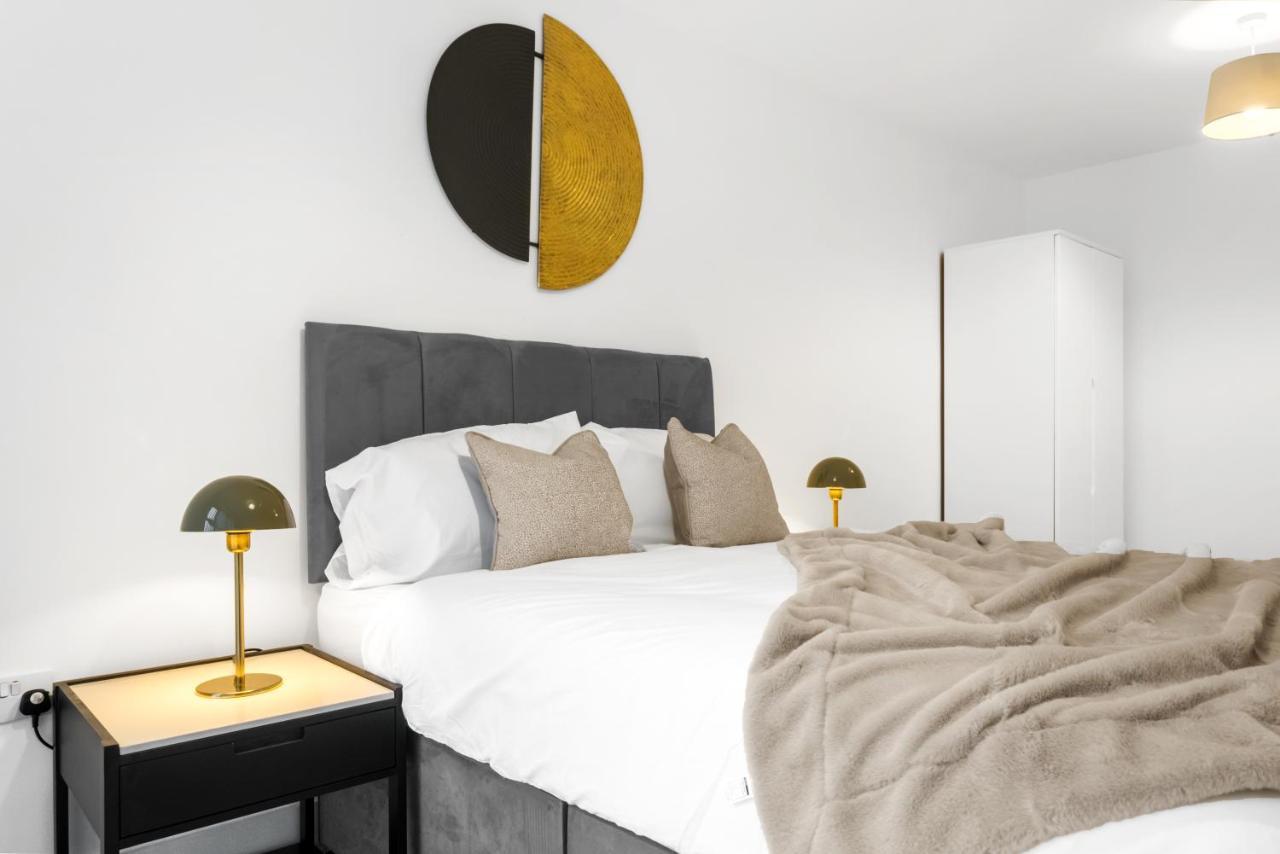Exoticstay Apartments- 5* Elegant Luxury Centrally Located 2-Bedroom Apt Бирмингам Екстериор снимка